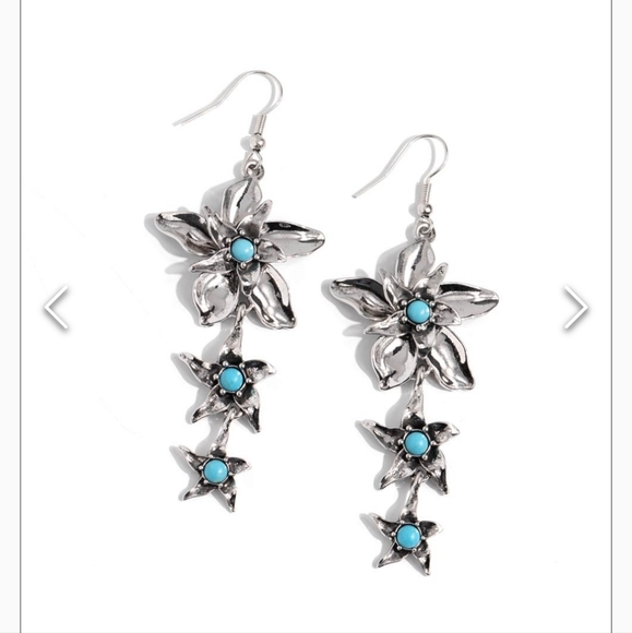 Tapered Tiers Blue Earrings 💙 NEW #2 - Picture 3 of 3